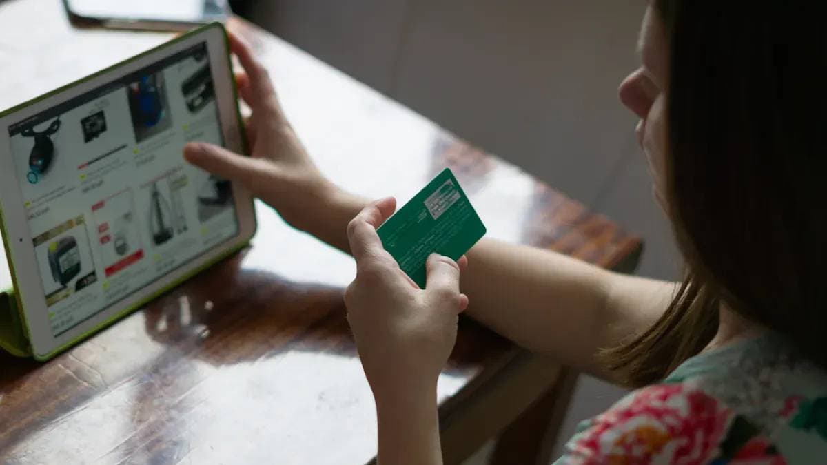 Recommended Overseas Virtual Credit Card Platforms Supporting Direct USDT/USDC Recharge