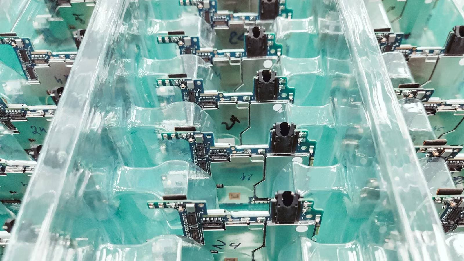 美光 MU 财报前瞻：市场最关注哪些 HBM 和 DRAM 指标？
