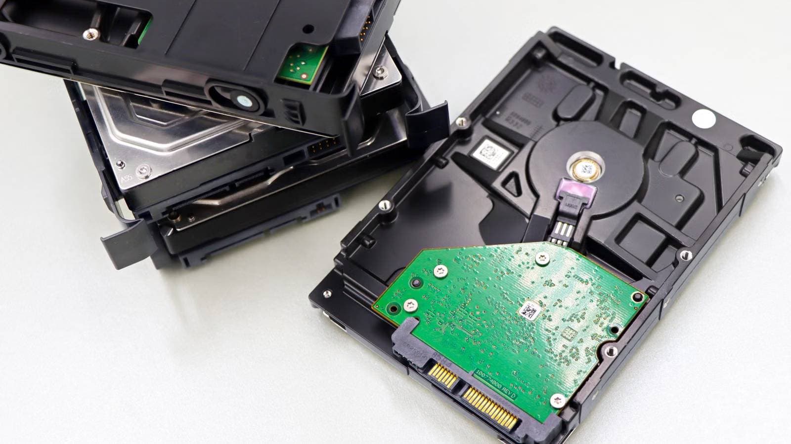 Which Company Depends More on Nearline HDDs: Seagate (STX) or Western Digital (WDC)?