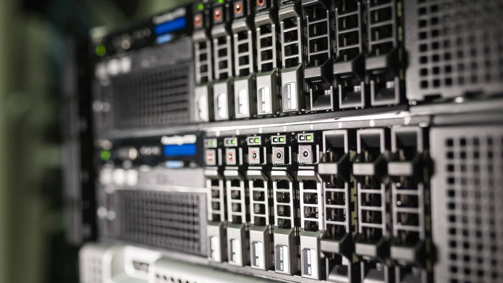 AI 数据中心为什么需要企业级 SSD？NAND 和 SSD 股票谁受益？
