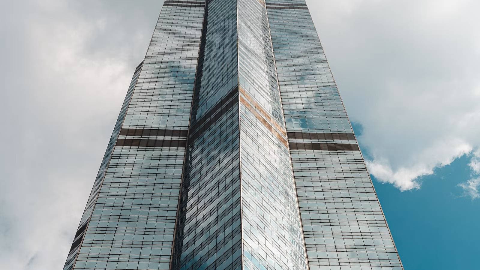 摩根大通 Q2 交出怎样的答卷？交易收入、投行与净息差拆解