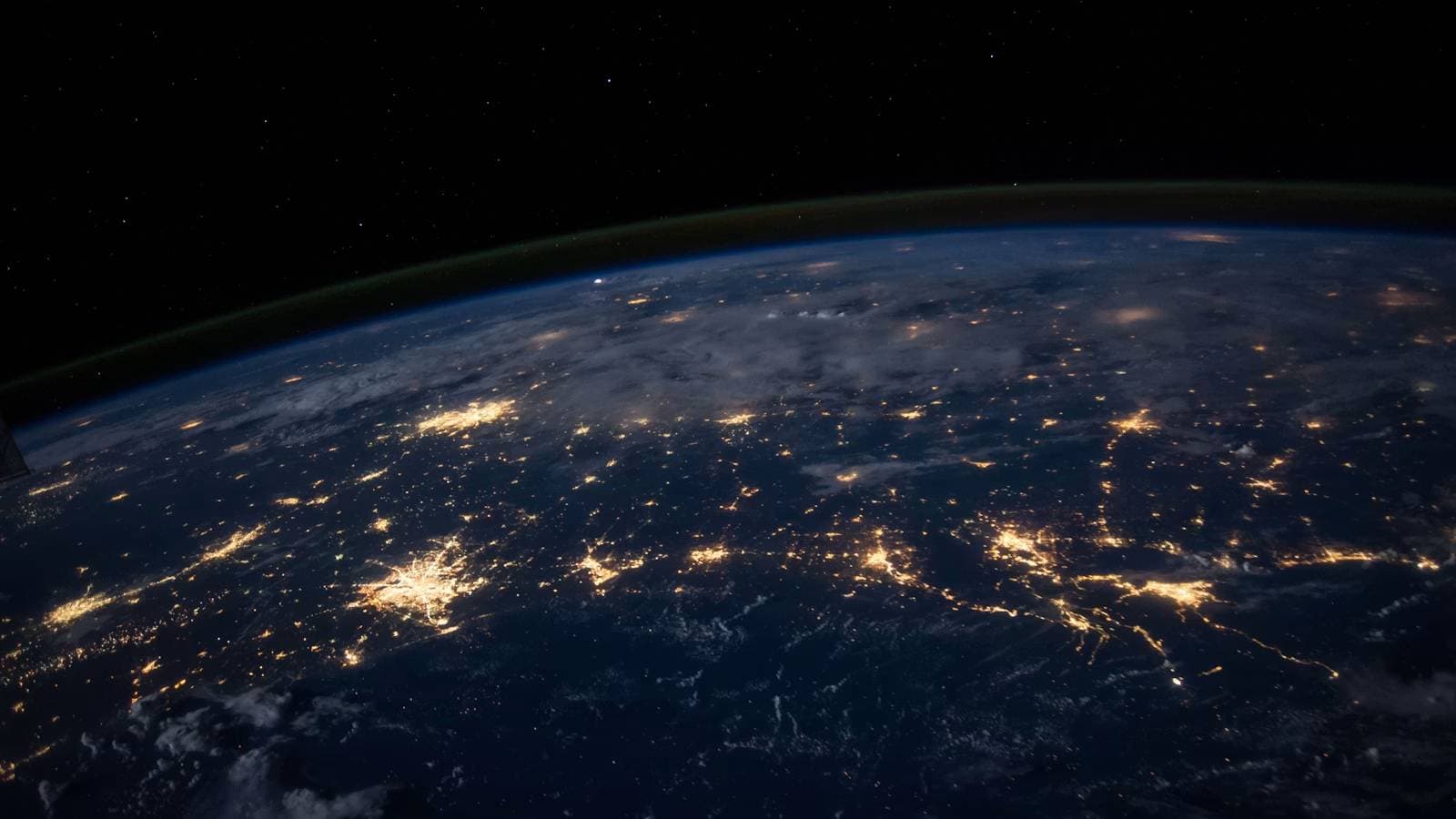 CoreWeave 2026 Q2 Earnings Preview: Can AI Cloud Growth Cover CapEx, Interest, and Cash Flow Pressure?