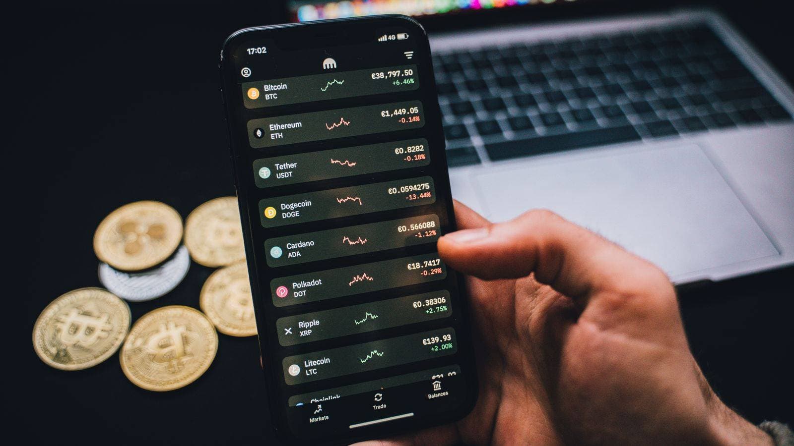 加密资产出金服务与交易所提现对比：费用、收款方式与取舍